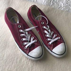 Maroon converse